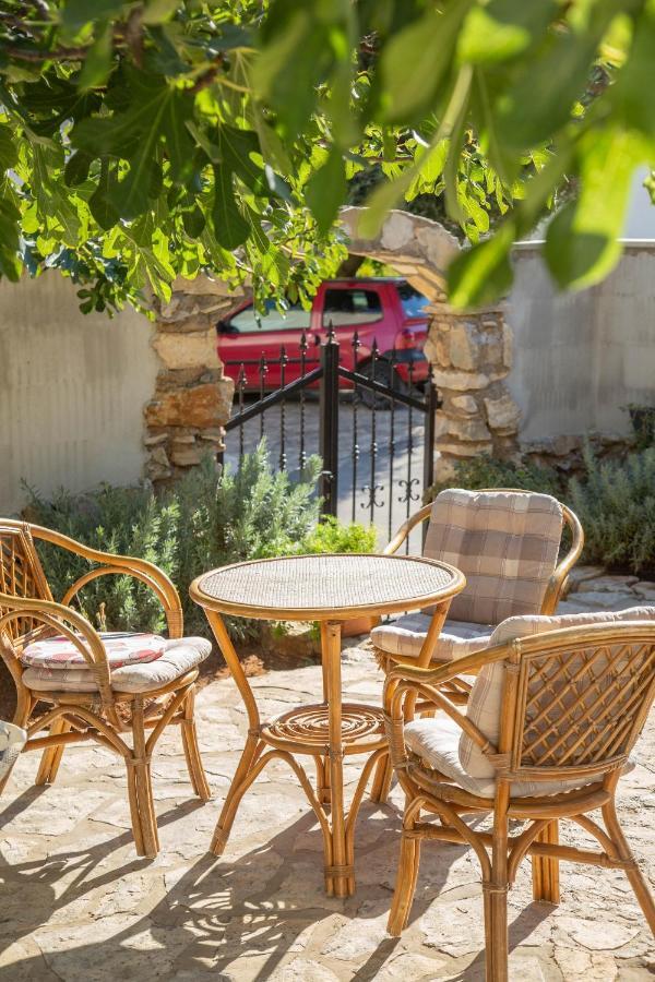 Apartments By The Sea Milna, Vis - 8895 Rukavac  Extérieur photo