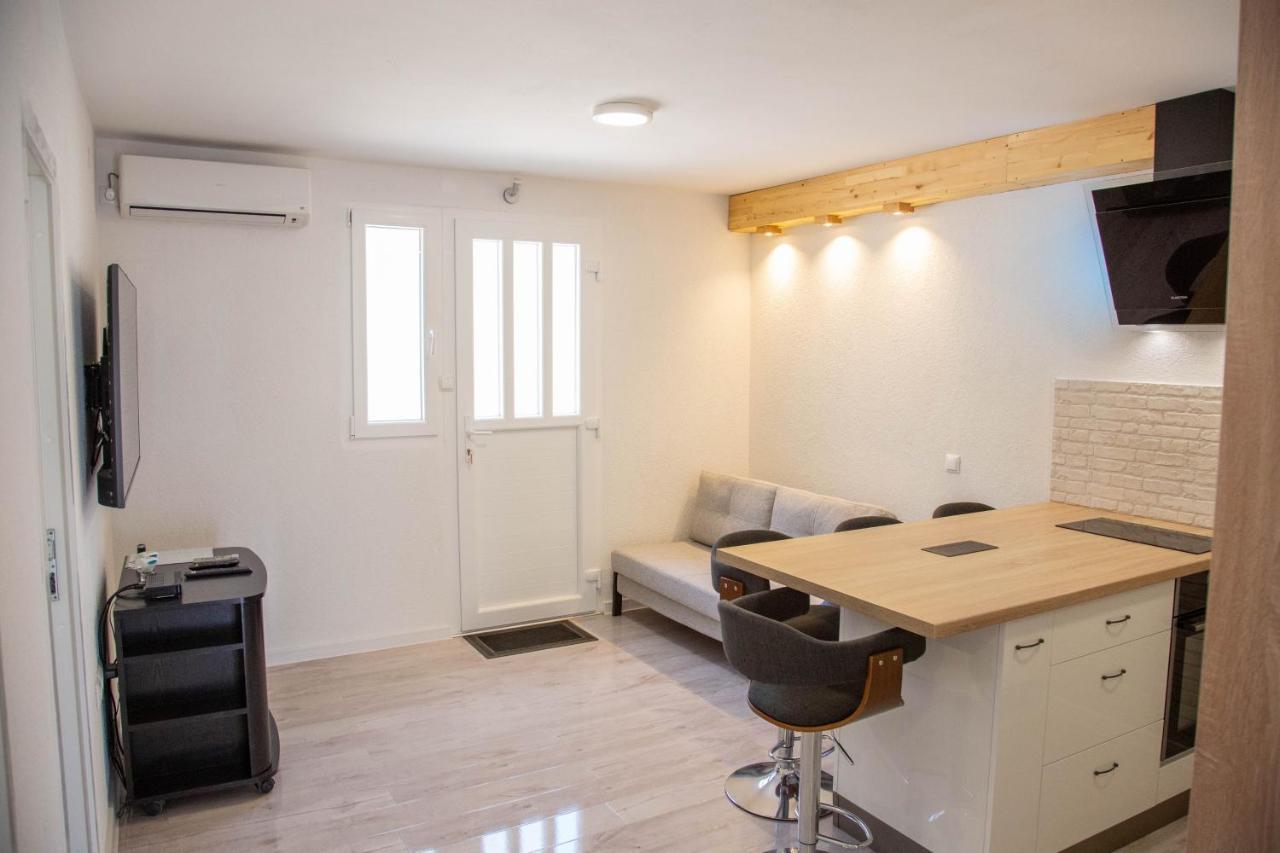 Apartments By The Sea Milna, Vis - 8895 Rukavac  Extérieur photo